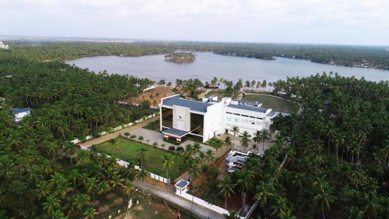 Blue Serene Resort Гуруваюр Экстерьер фото