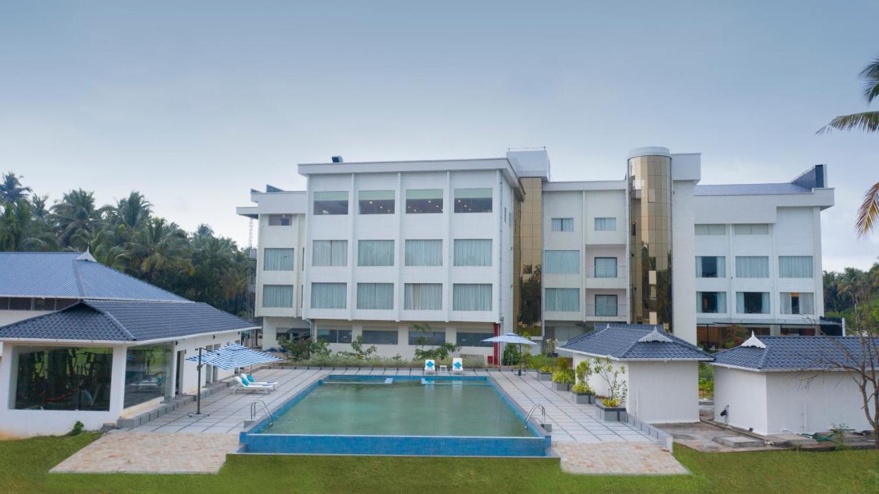 Blue Serene Resort Гуруваюр Экстерьер фото