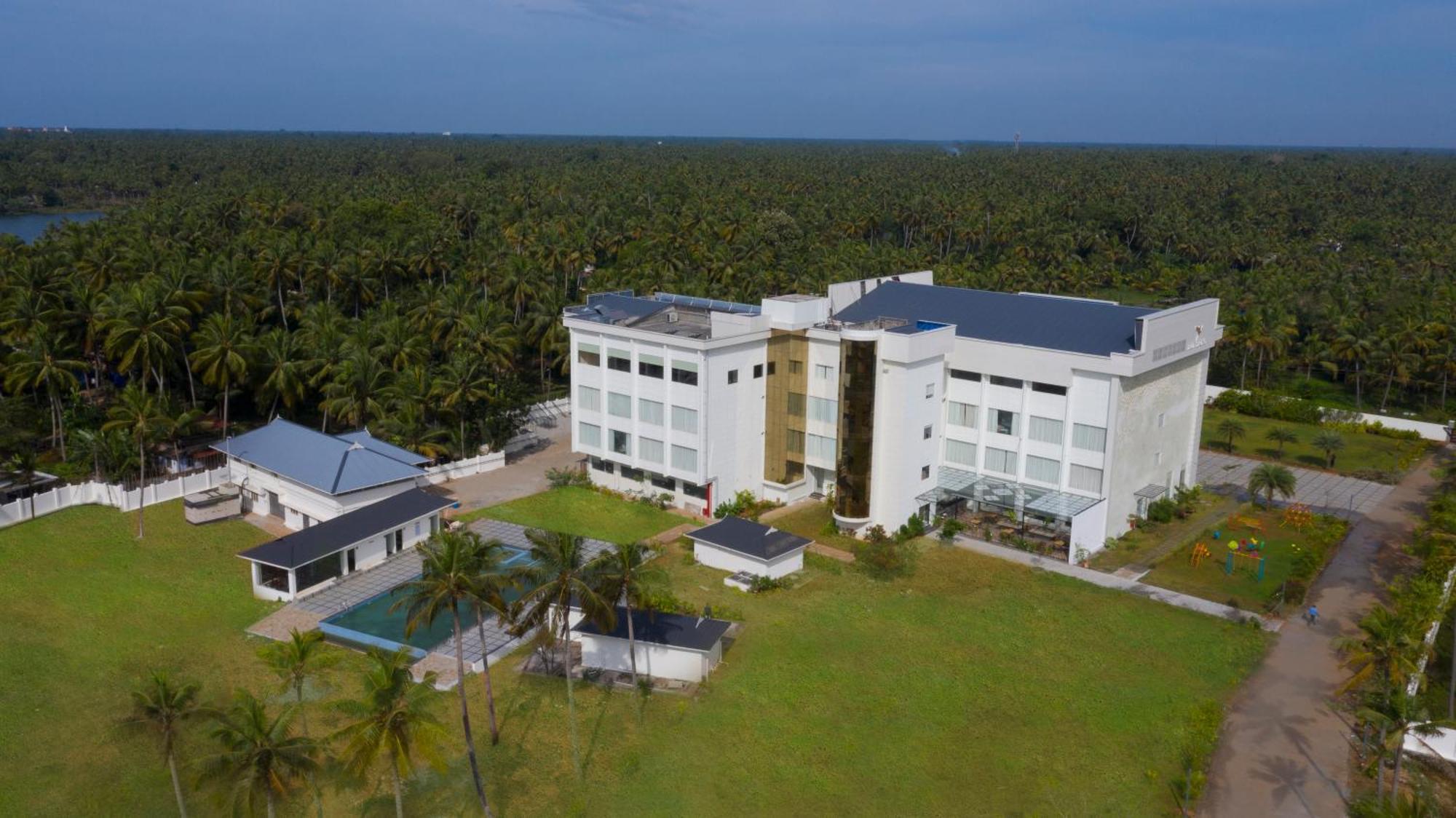 Blue Serene Resort Гуруваюр Экстерьер фото