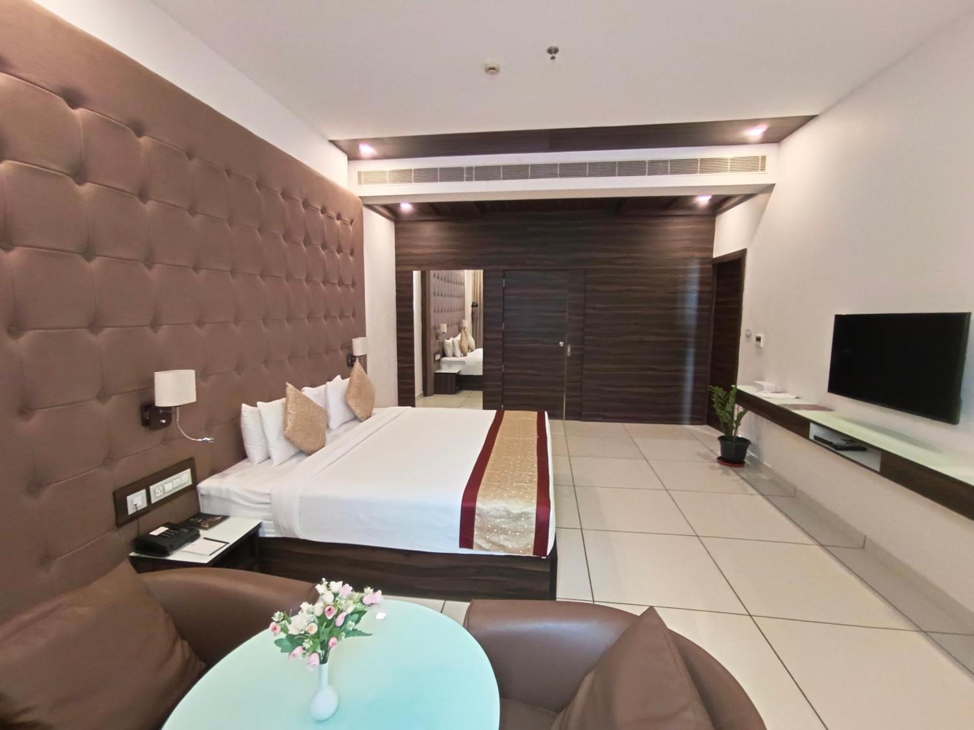Blue Serene Resort Гуруваюр Экстерьер фото