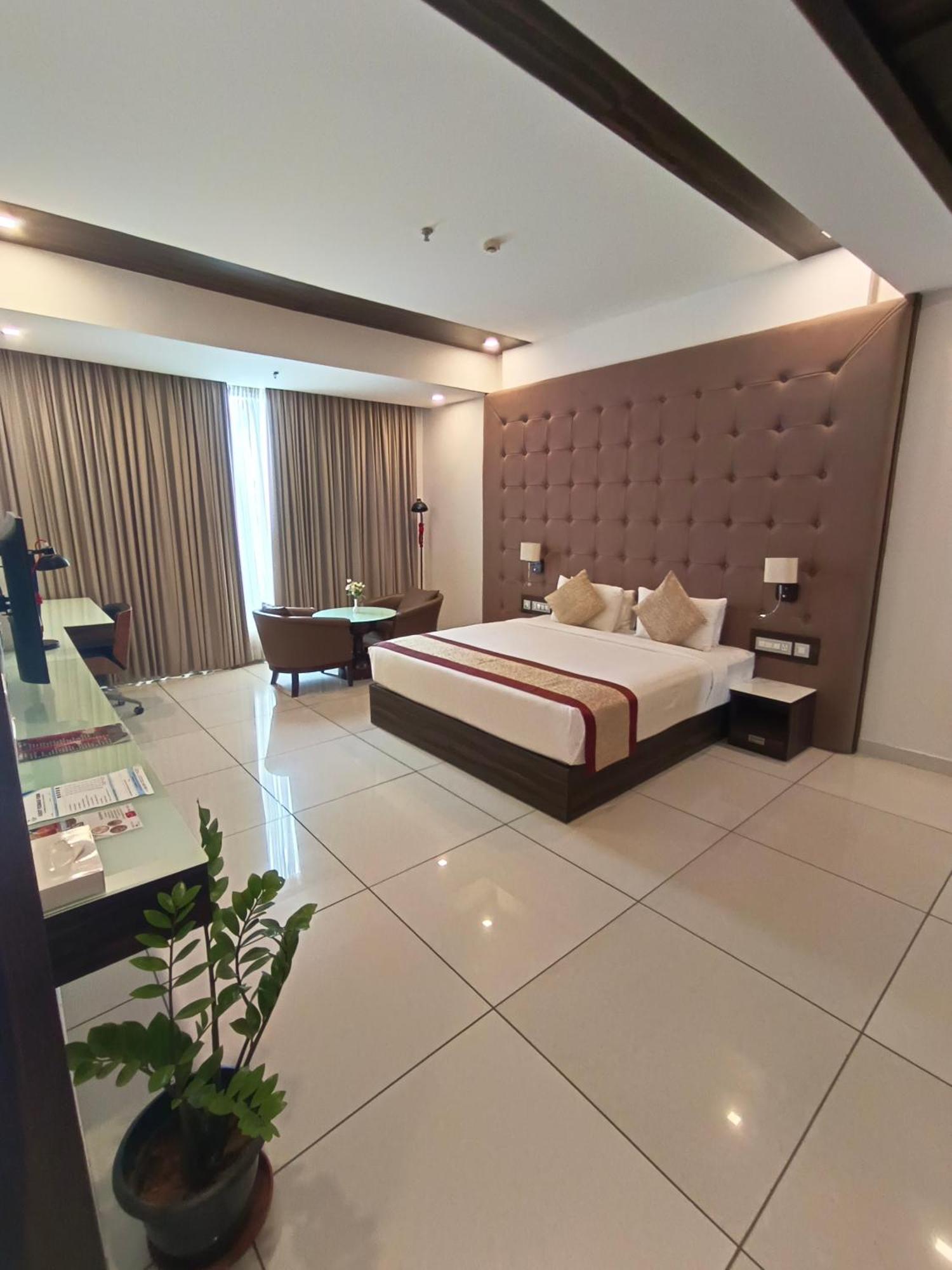Blue Serene Resort Гуруваюр Экстерьер фото